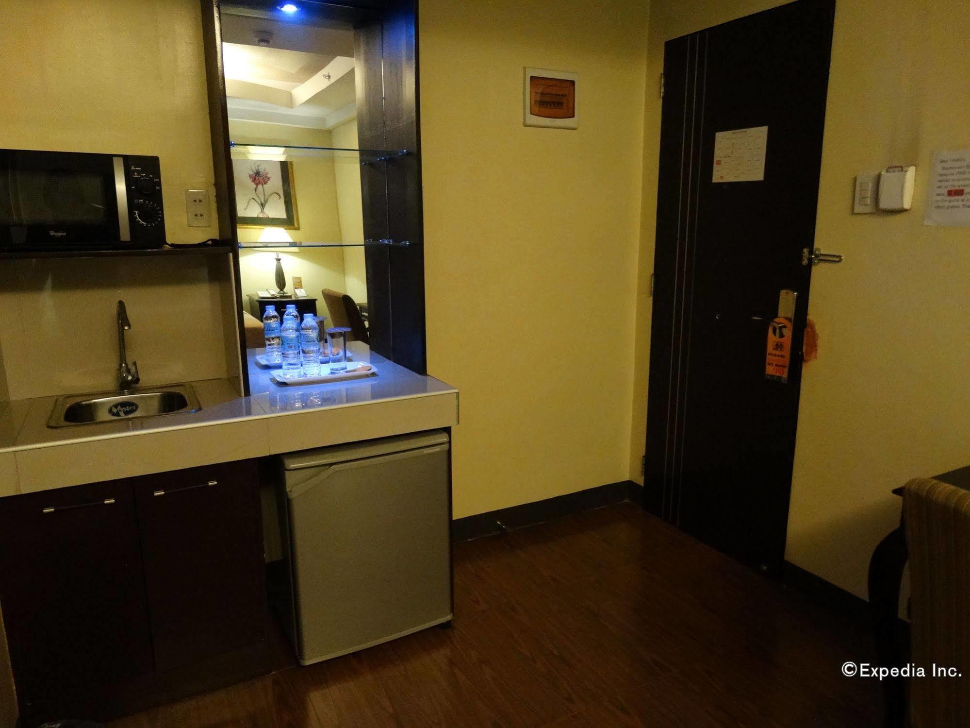 Silver Oaks Suites & Hotel Manila Dış mekan fotoğraf