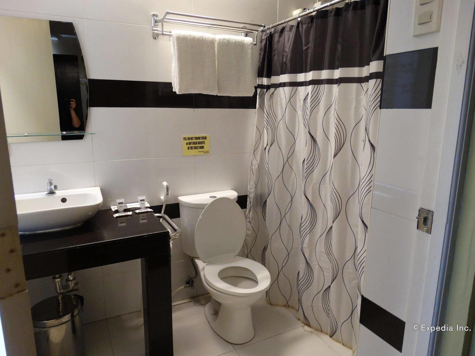 Silver Oaks Suites & Hotel Manila Dış mekan fotoğraf