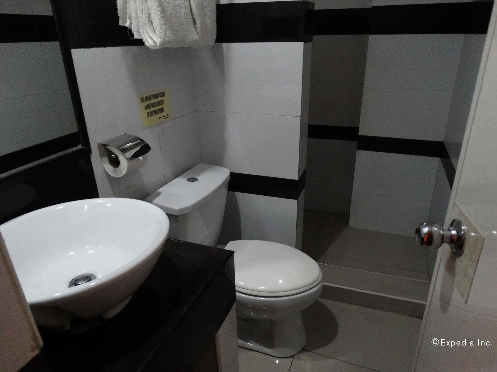 Silver Oaks Suites & Hotel Manila Dış mekan fotoğraf
