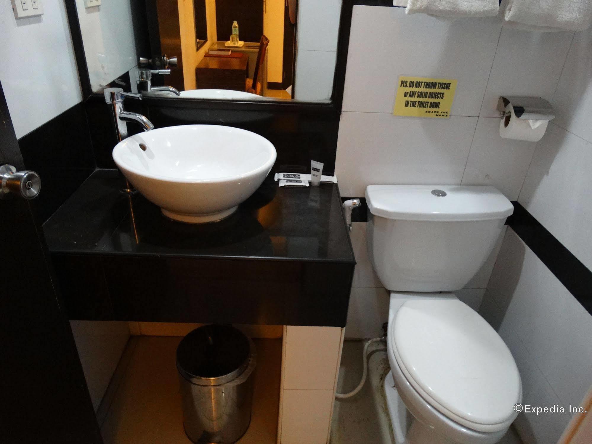 Silver Oaks Suites & Hotel Manila Dış mekan fotoğraf