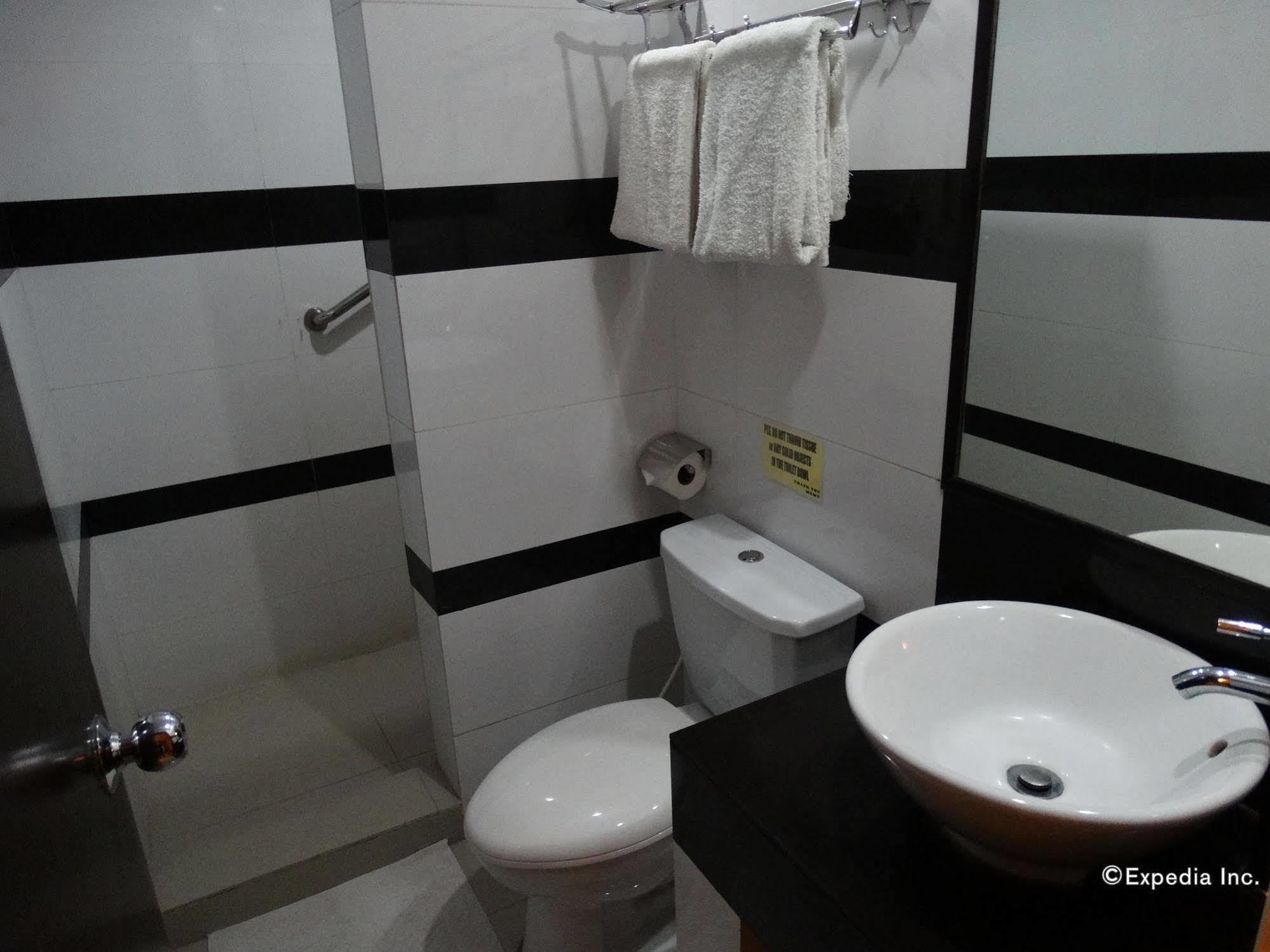 Silver Oaks Suites & Hotel Manila Dış mekan fotoğraf