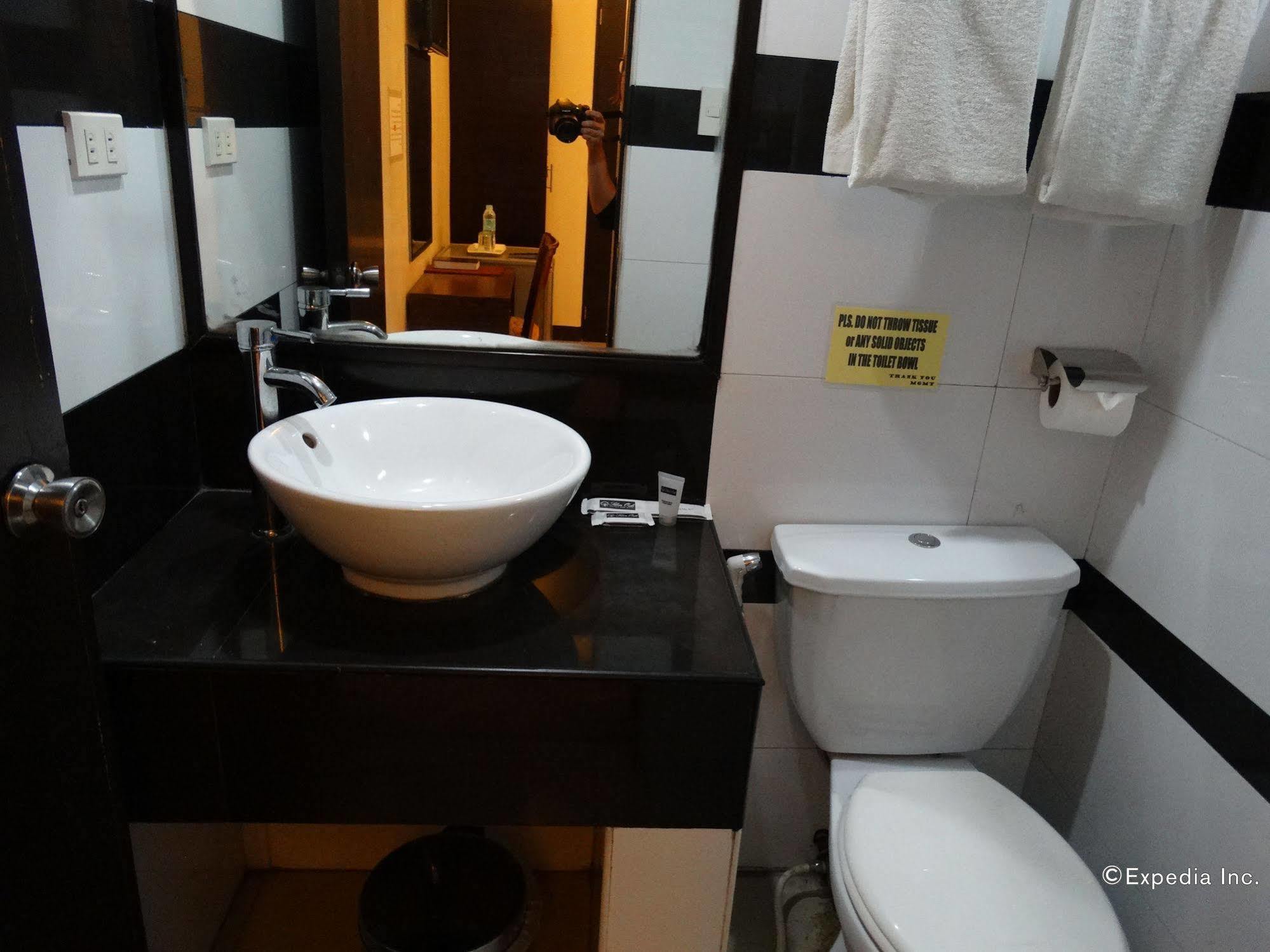 Silver Oaks Suites & Hotel Manila Dış mekan fotoğraf