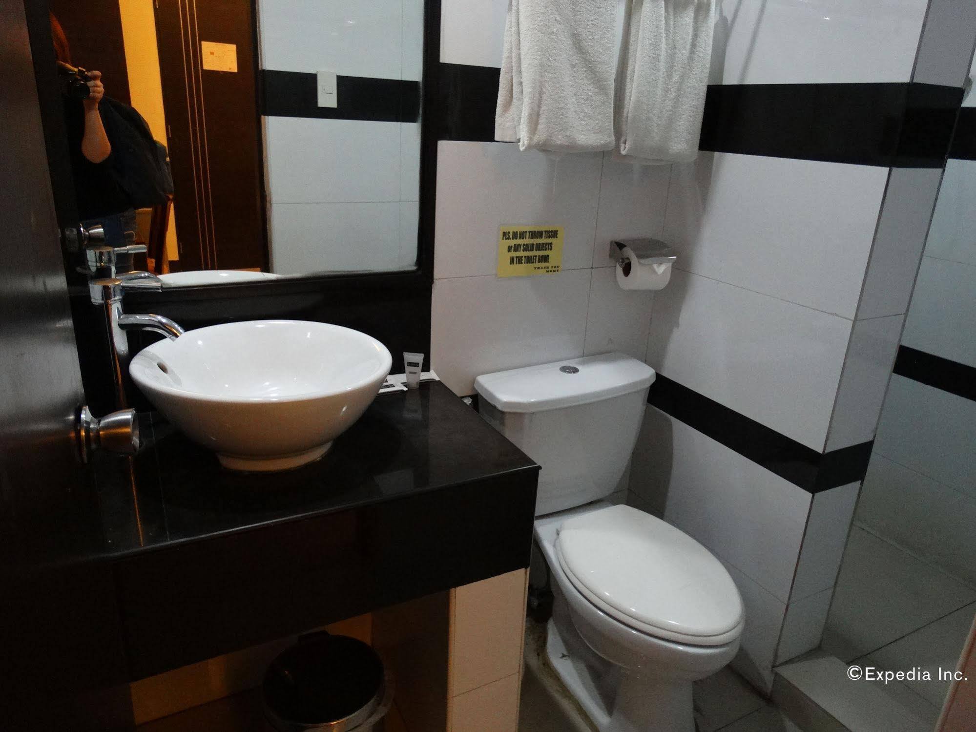 Silver Oaks Suites & Hotel Manila Dış mekan fotoğraf